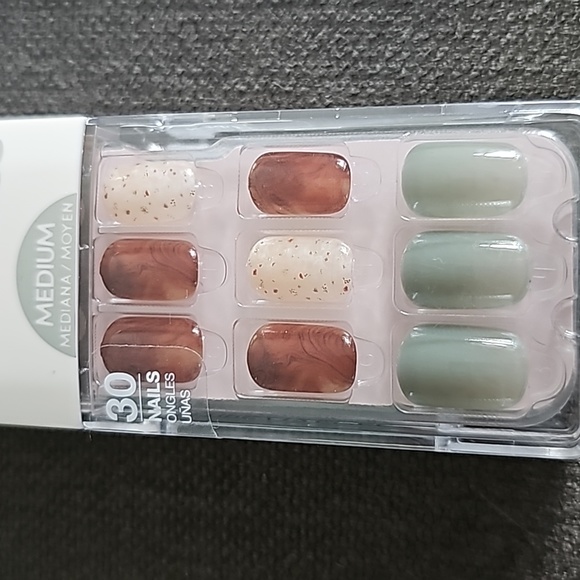 Magic Press Nail Bundle NIB - Picture 3 of 8